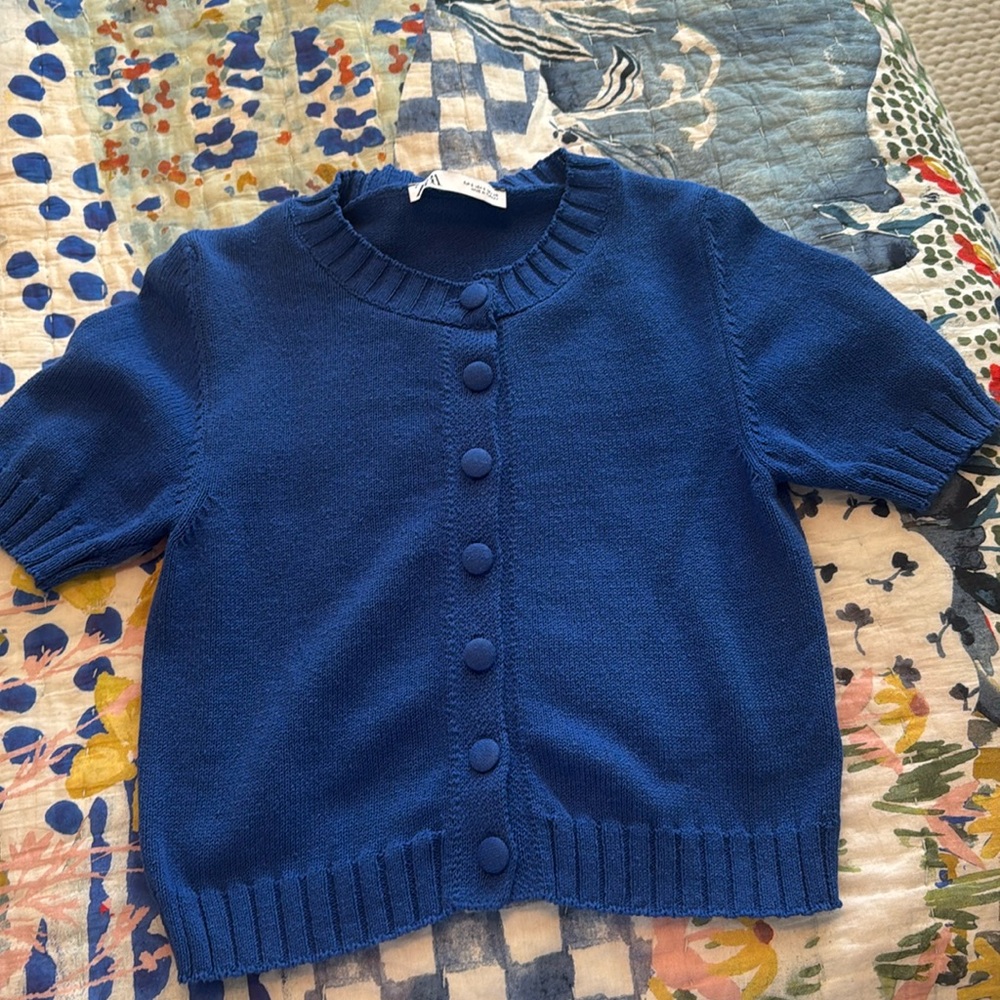 ZARA short sleeve, knit top with buttons. Cobalt Blue